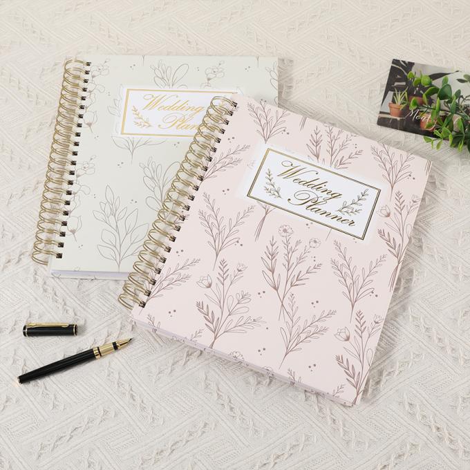 Custom A4 A5 Spiral Journal Paper Notebooks Diary Journal Wedding Planner untuk Wanita 3