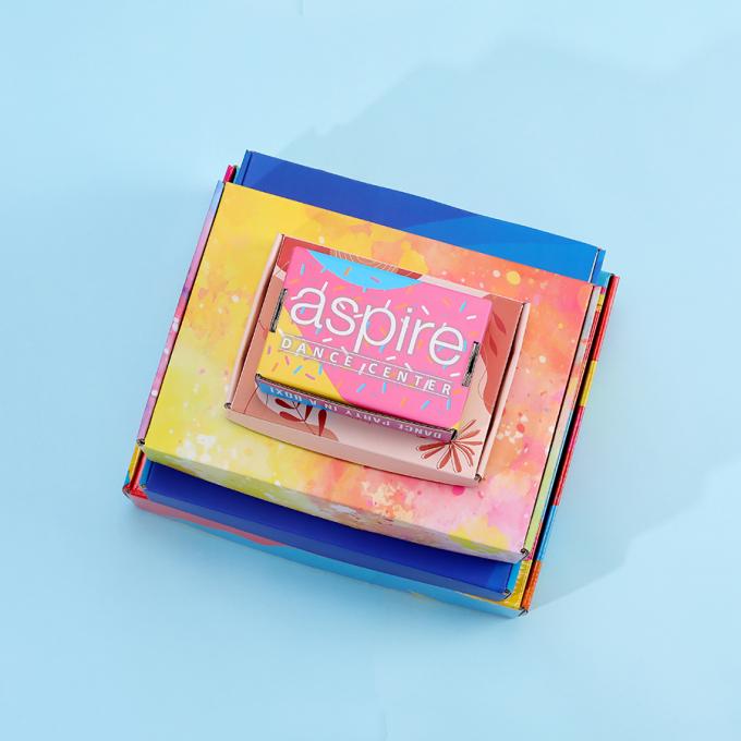 Custom Colored Mailer Box for Durable Apparel Packaging Logo Cetak dan Desain yang awet 11