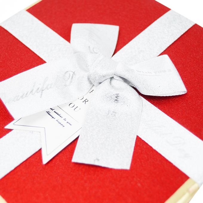 Custom Die Cut Square Cardboard Perhiasan Gift Packaging Kotak kertas dengan tutup pita 3